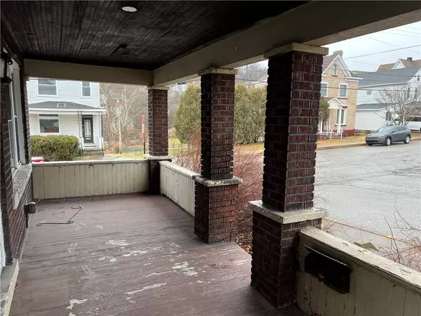 536 Patton Ave, Jeannette, PA 15644