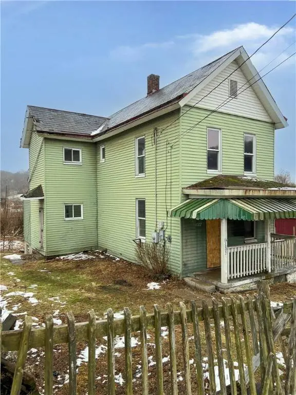 1022 Gaskill Ave, Jeannette, PA 15644