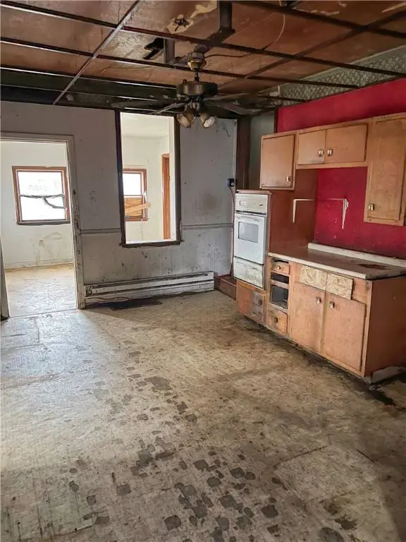 1022 Gaskill Ave, Jeannette, PA 15644