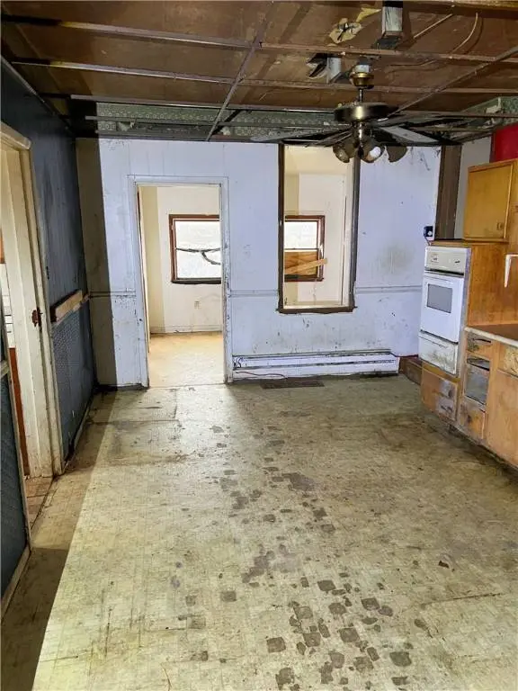 1022 Gaskill Ave, Jeannette, PA 15644