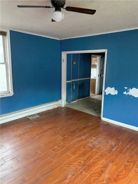 1022 Gaskill Ave, Jeannette, PA 15644