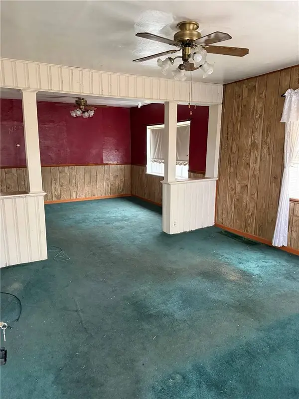 935 Maiden Ln, New Kensington, PA 15068