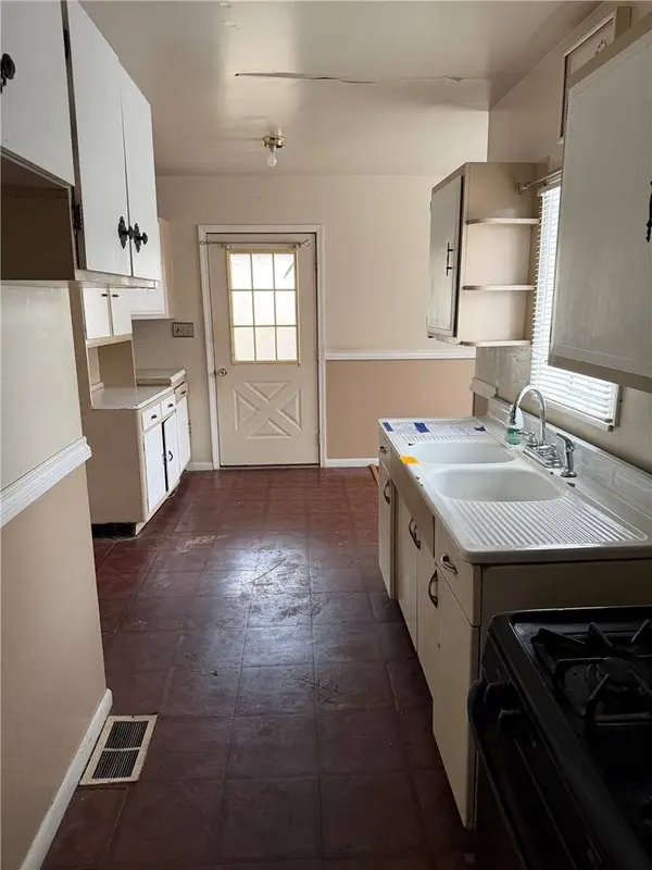 935 Maiden Ln, New Kensington, PA 15068