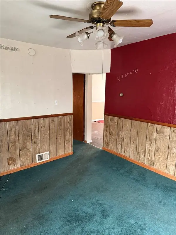 935 Maiden Ln, New Kensington, PA 15068
