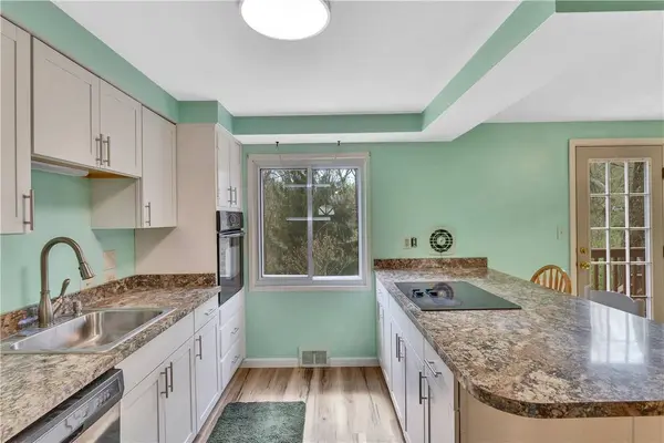 1244 Harvest Dr, Monroeville, PA 15146