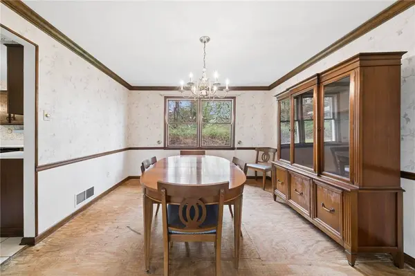 212 Red Oak Dr, Plum Boro, PA 15239