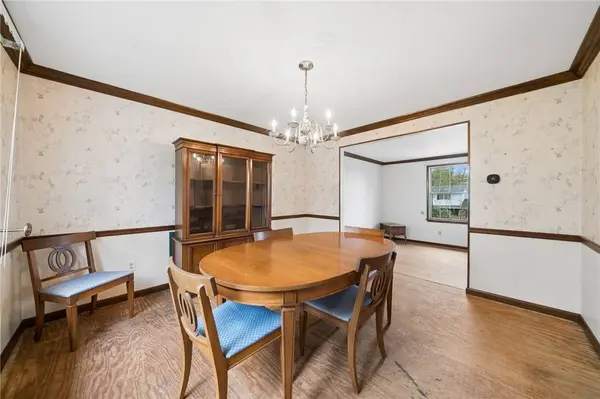 212 Red Oak Dr, Plum Boro, PA 15239