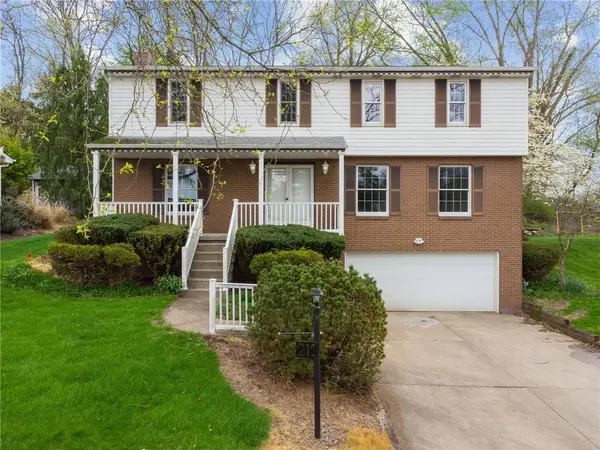 212 Red Oak Dr, Plum Boro, PA 15239