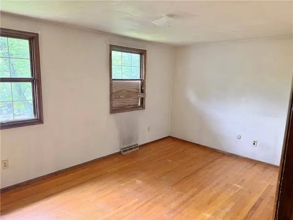 110 Roger Lane, Hempfield Twp, PA 15642