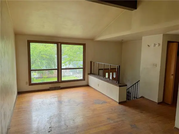 110 Roger Lane, Hempfield Twp, PA 15642