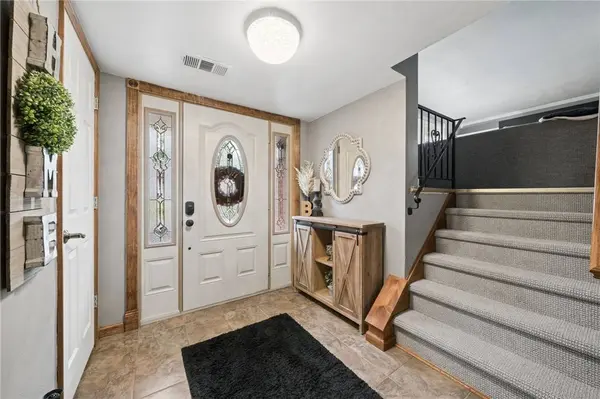 668 Carnival Dr, Plum Boro, PA 15239