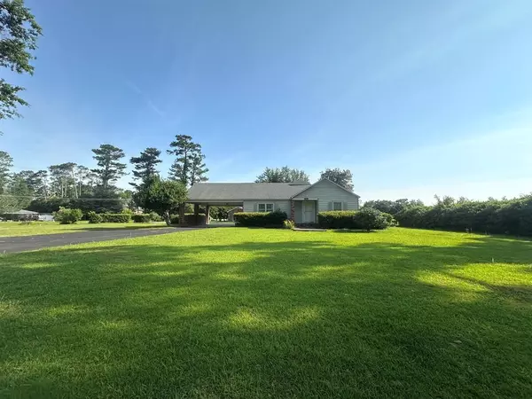 901 E 4th Street, Adel, GA 31620