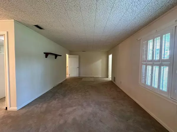 901 E 4th Street, Adel, GA 31620