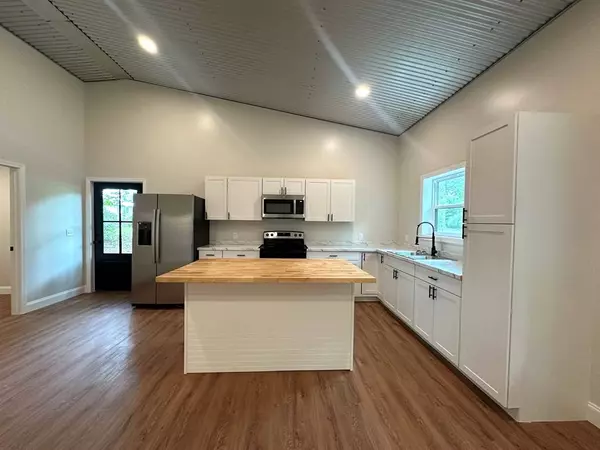 803 S Forrest Avenue, Adel, GA 31620