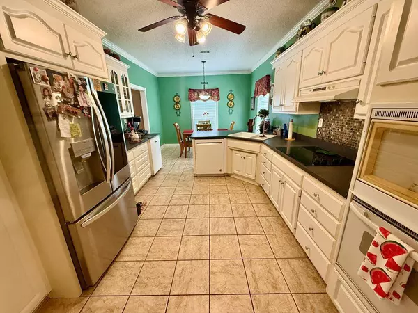 625 Coxstill Road, Adel, GA 31620