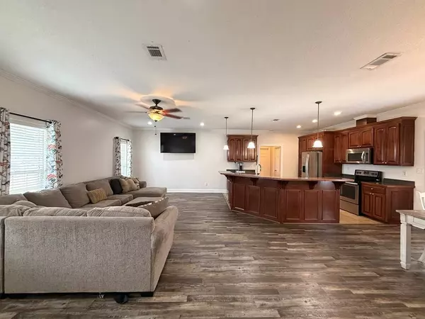 93 Oak Forrest Drive, Adel, GA 31620