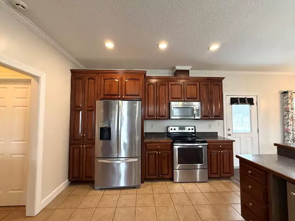 93 Oak Forrest Drive, Adel, GA 31620