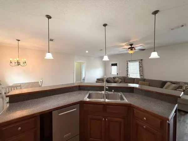 93 Oak Forrest Drive, Adel, GA 31620