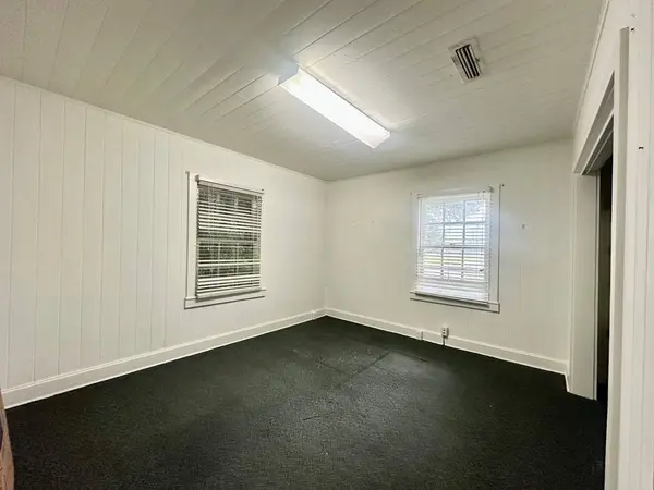 1102 N Hutchinson, Adel, GA 31620