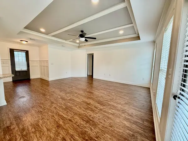 401 Spanish Moss Ln, Adel, GA 31620