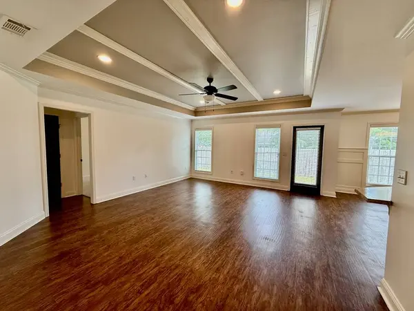 401 Spanish Moss Ln, Adel, GA 31620