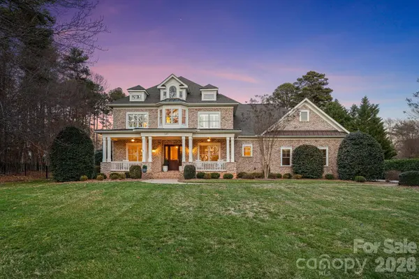 127 Yacht RD, Mooresville, NC 28117