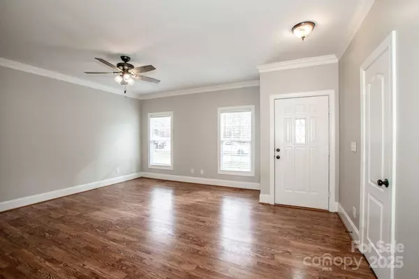 146 Valley Glen DR, Troutman, NC 28166