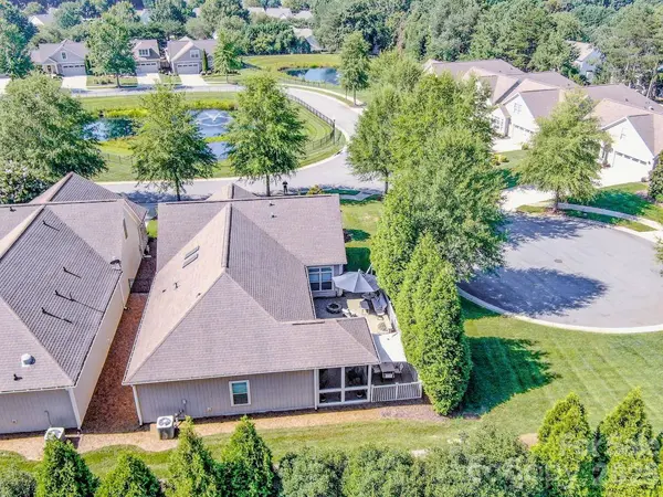 147 Brawley Point CIR, Mooresville, NC 28117