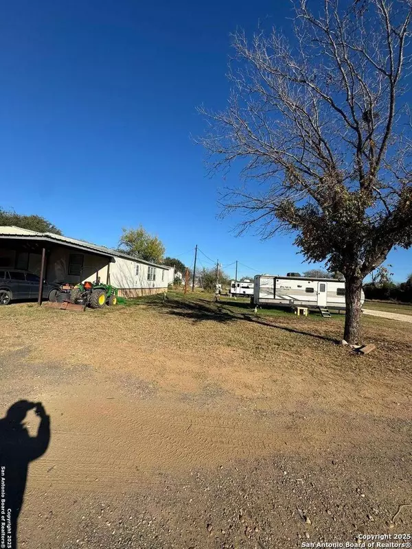 606 MAIN ST, Cotulla, TX 78014