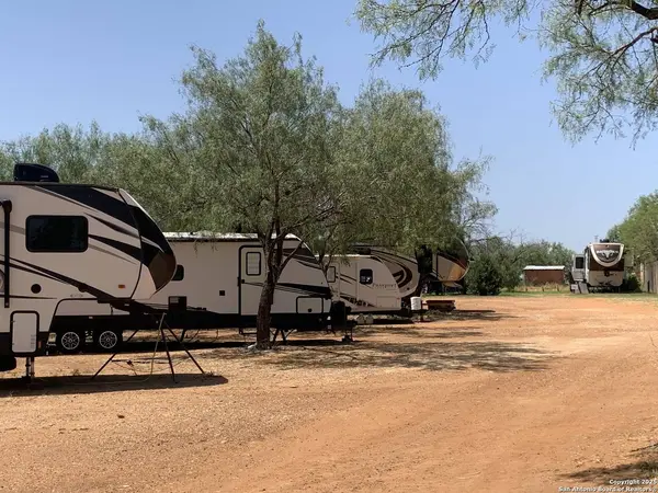 2112 interstate 35, Cotulla, TX 78014