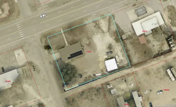 314 US Highway 57, La Pryor, TX 78872