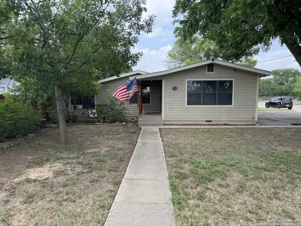 218 Antonio, Uvalde, TX 78801