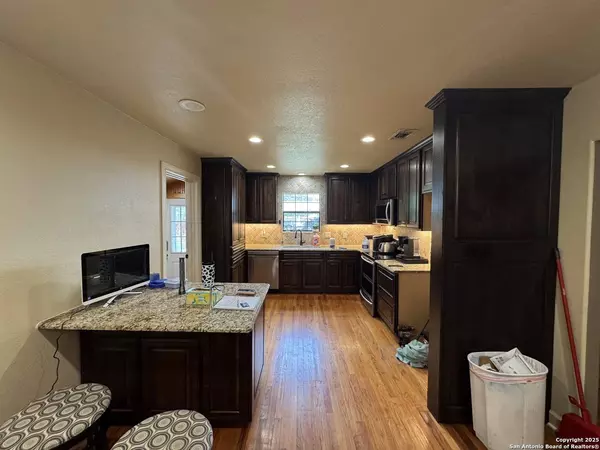 218 Antonio, Uvalde, TX 78801