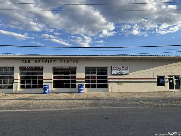 109 Oak, Uvalde, TX 78801