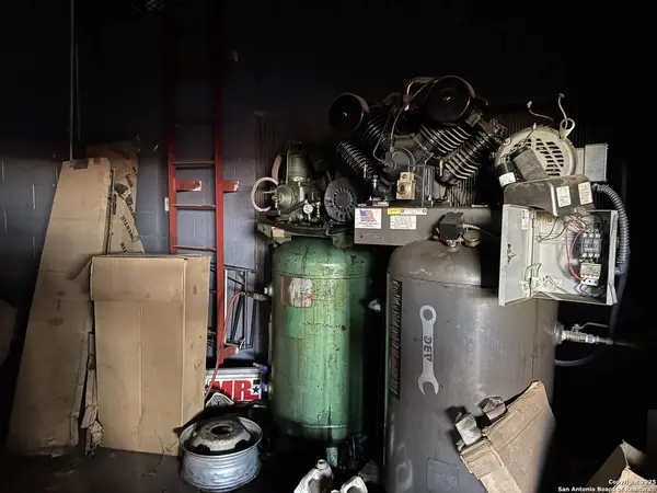 109 Oak, Uvalde, TX 78801