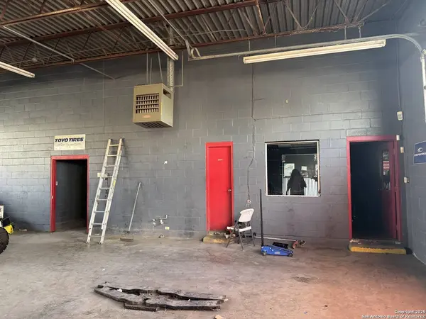 109 Oak, Uvalde, TX 78801