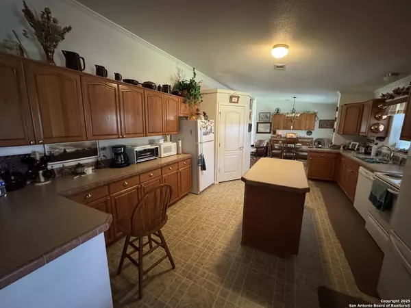 1559 County Road 414, Uvalde, TX 78801