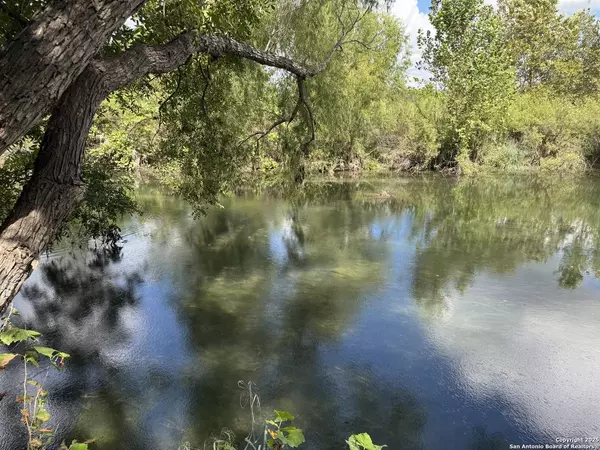 1559 County Road 414, Uvalde, TX 78801