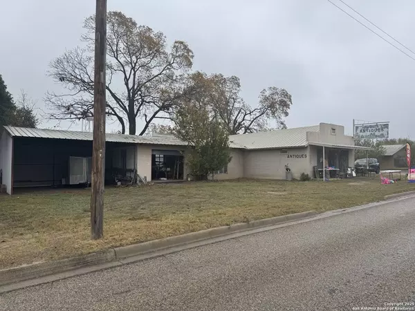 401 Highway 90, Sabinal, TX 78881