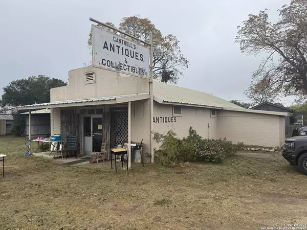 401 Highway 90, Sabinal, TX 78881