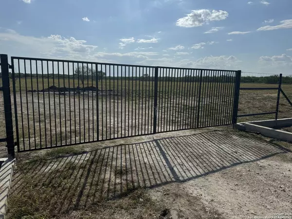 4303 US Highway 83, Crystal City, TX 78839