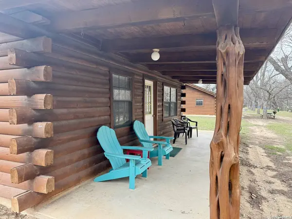 110 Red Wright Rd, Leakey, TX 78873