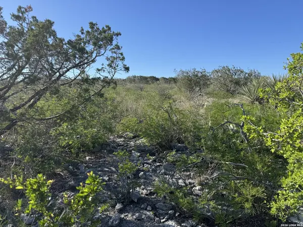 3340 CR 429, Uvalde, TX 78801