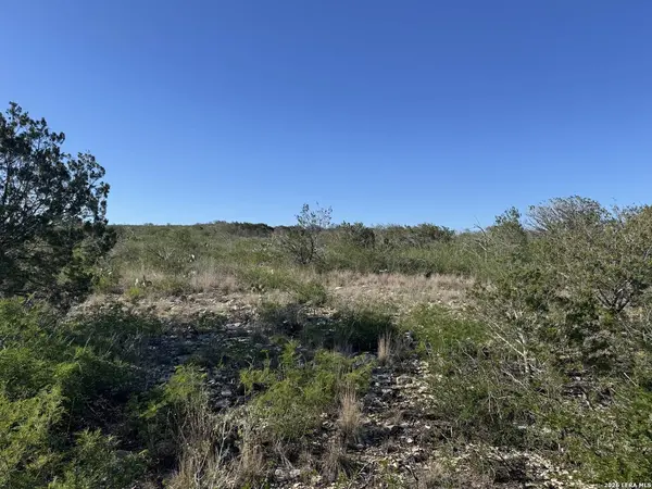 3340 CR 429, Uvalde, TX 78801