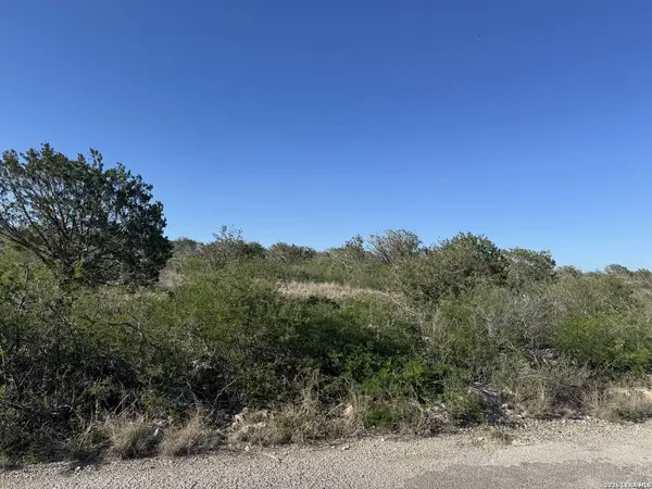3340 CR 429, Uvalde, TX 78801