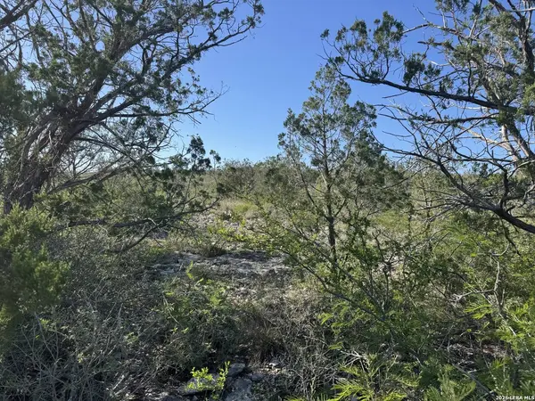 3340 CR 429, Uvalde, TX 78801