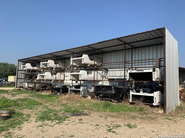 3655 MAIN ST, Uvalde, TX 78801
