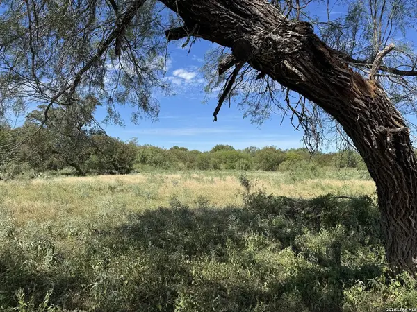 600 RIO ST, Uvalde, TX 78801