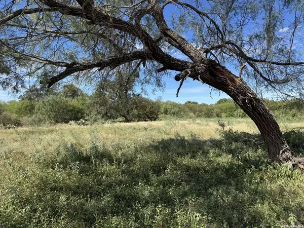 600 RIO ST, Uvalde, TX 78801