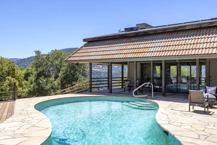 9 De Amaral Road, Carmel Valley, CA 93924